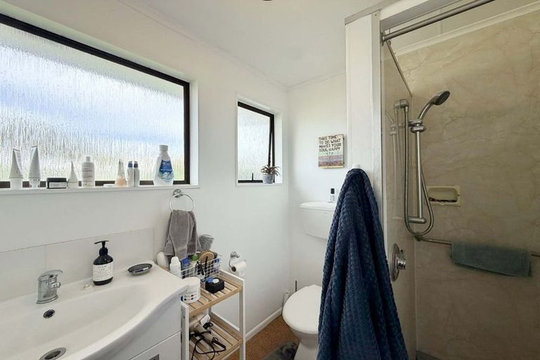 Photo of property in 3 Kaimata Street, Brooklands, New Plymouth, 4310