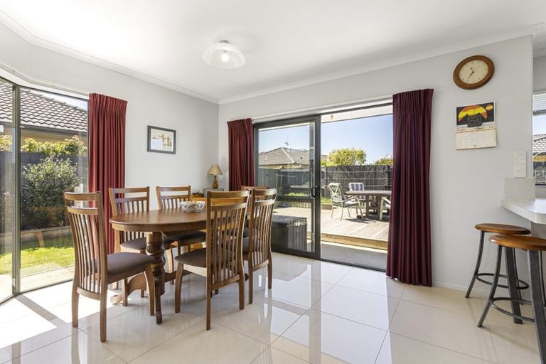 Photo of property in 15 Nicole Place, Papamoa Beach, Papamoa, 3118