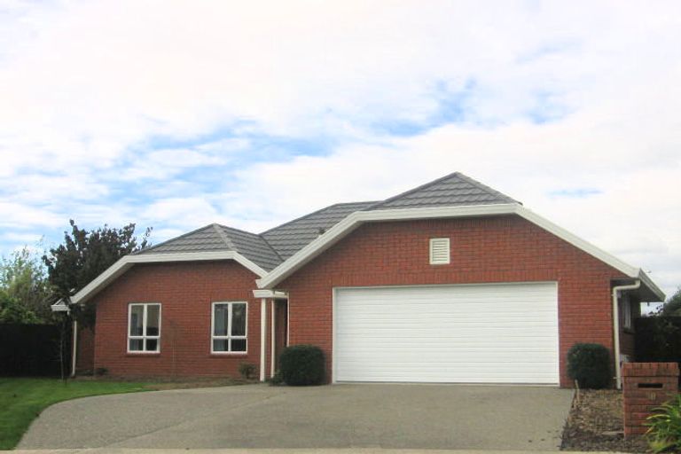 Photo of property in 18 Rothesay Place, Highbury, Palmerston North, 4412