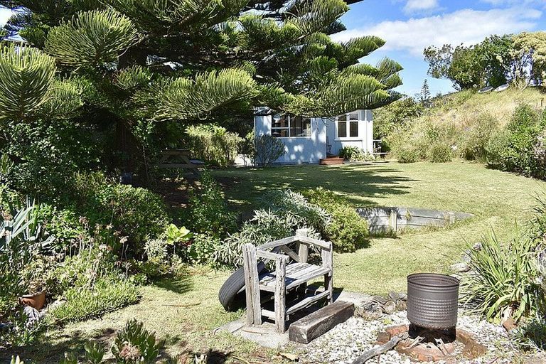 Photo of property in 16 Koromiko Street, Otaki Beach, Otaki, 5512