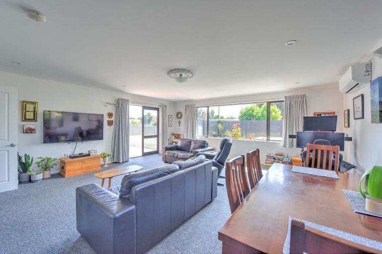 Photo of property in 66 Hunter Street, Edendale, 9825