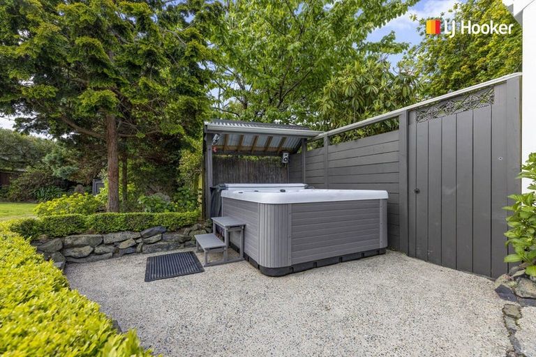 Photo of property in 19 Middleton Road, Kew, Dunedin, 9012