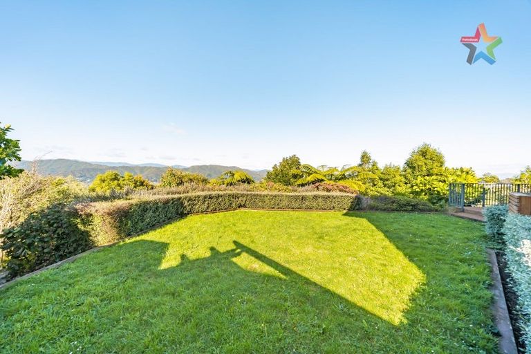 Photo of property in 27 Meadowbank Drive, Belmont, Lower Hutt, 5010