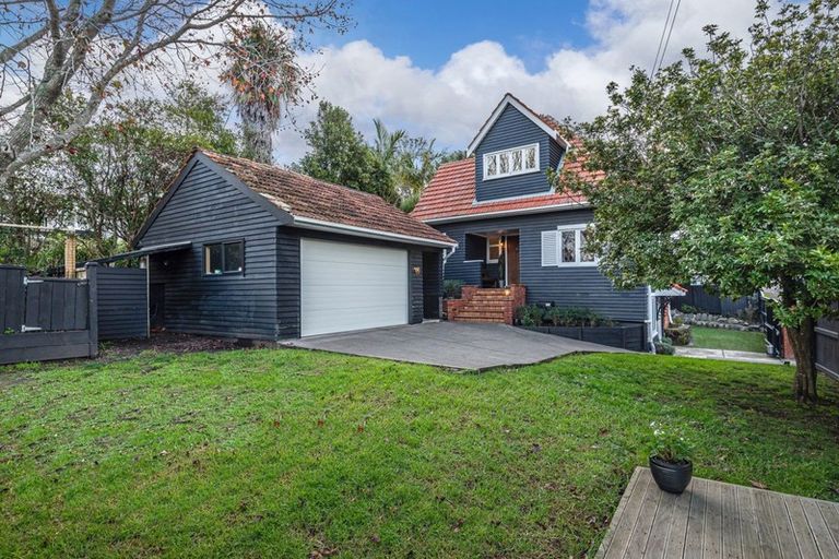 Photo of property in 1/38a Norwood Road, Bayswater, Auckland, 0622