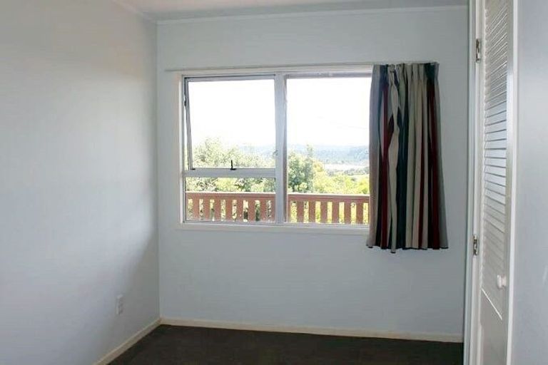 Photo of property in 29 Santiago Crescent, Unsworth Heights, Auckland, 0632