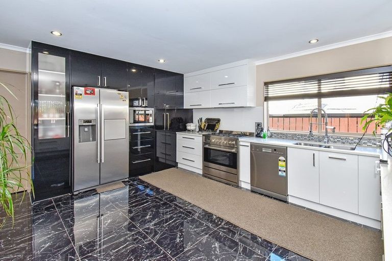 Photo of property in 27 Crossandra Drive, Mangere, Auckland, 2022