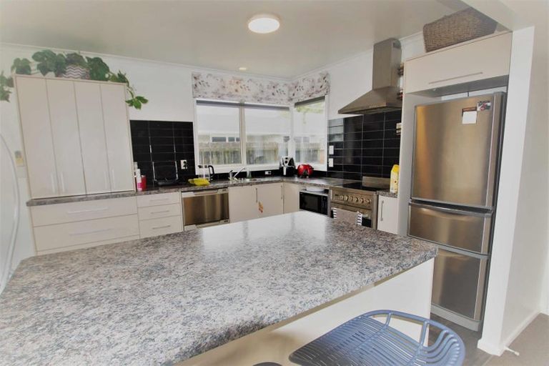 Photo of property in 15 Greenock Street, Redwood, Christchurch, 8051