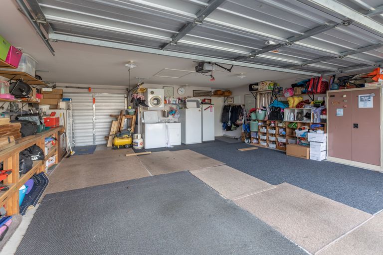 Photo of property in 2 Evergreen Place, Parklands, Christchurch, 8083