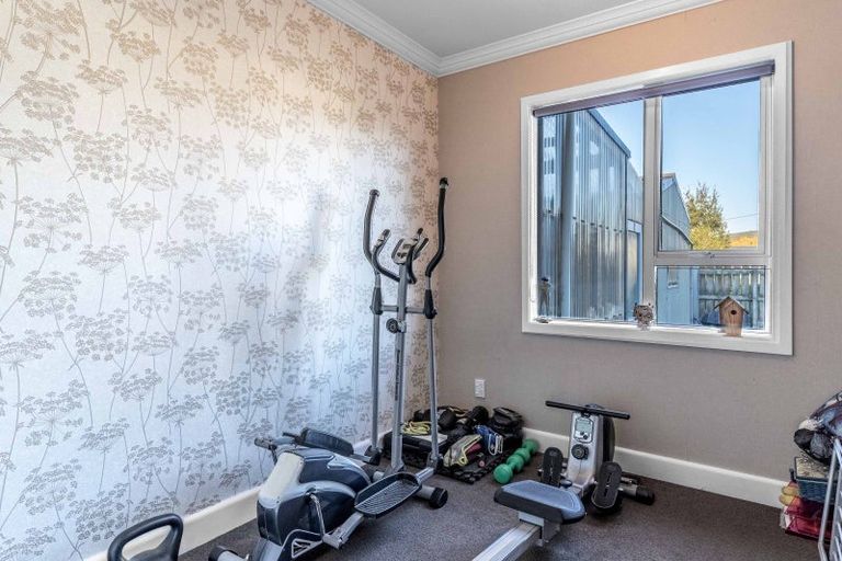 Photo of property in 1 Queen Street, Otautau, 9610