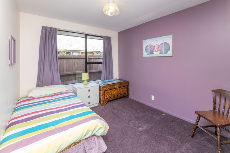 Photo of property in 2/14 Innisfree Place, Northwood, Christchurch, 8051