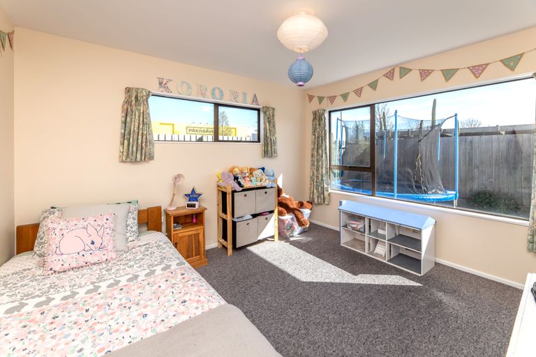 Photo of property in 166a Breezes Road, Aranui, Christchurch, 8061