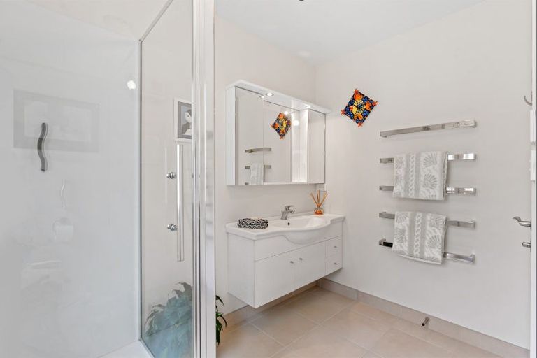 Photo of property in 9 Grand View Road, Leigh, 0985