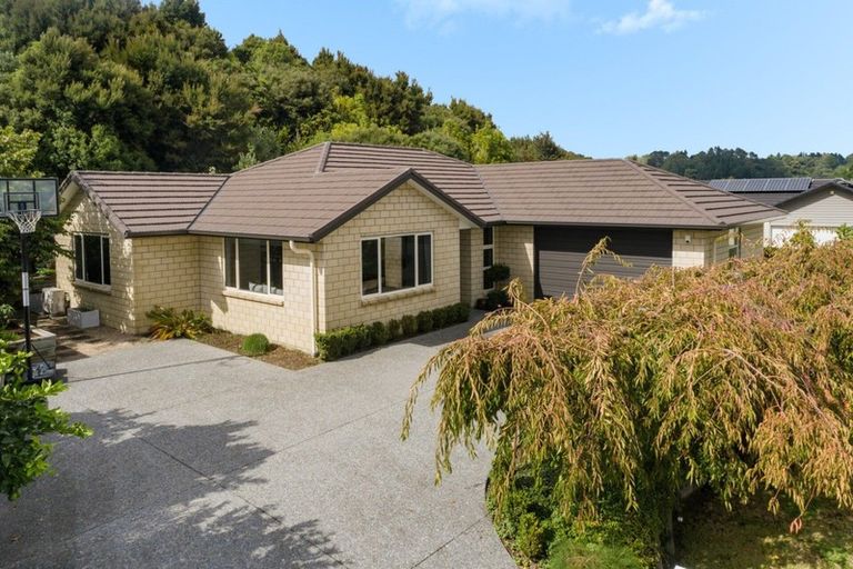 Photo of property in 16 Ellesmere Close, Pyes Pa, Tauranga, 3112