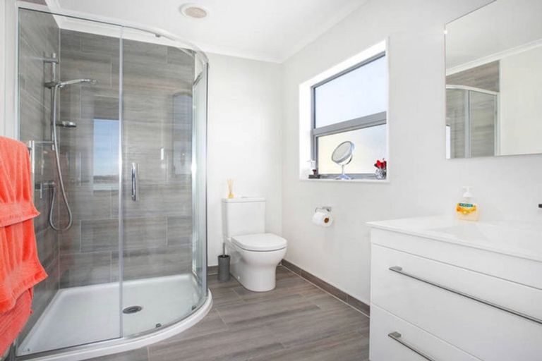 Photo of property in 27 Waitaria Terrace, Aotea, Porirua, 5024