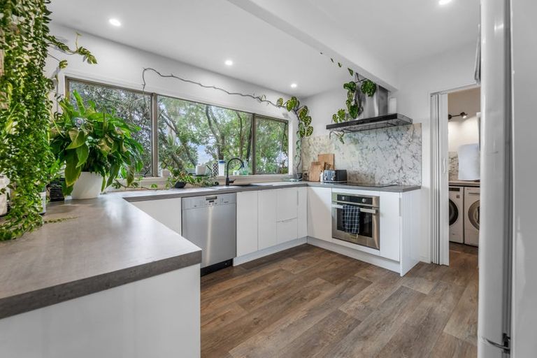 Photo of property in 40 Gledstane Road, Stanmore Bay, Whangaparaoa, 0932