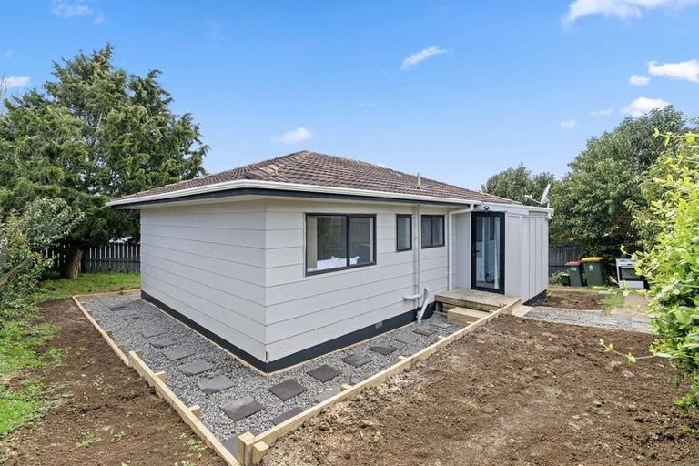 Photo of property in 2/35 Secretariat Place, Randwick Park, Auckland, 2105