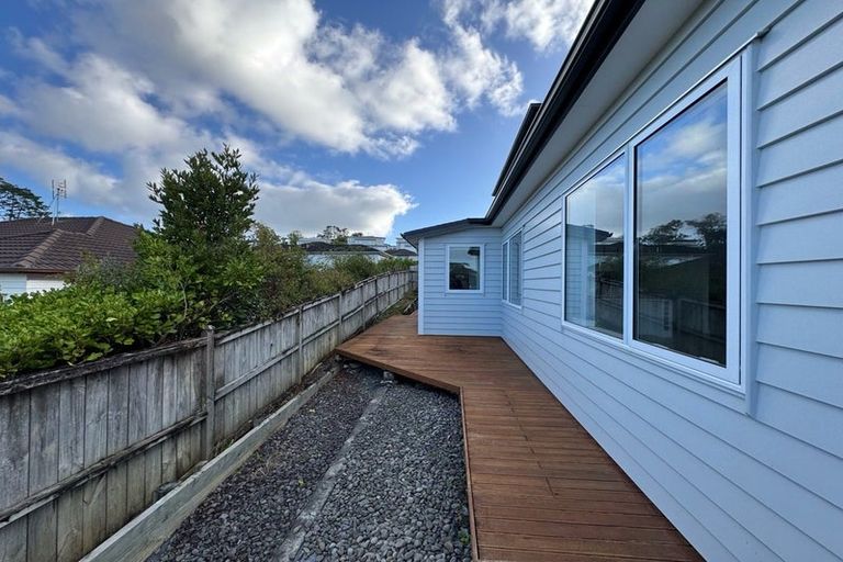 Photo of property in 18 Taurikura Way, Fairview Heights, Auckland, 0632