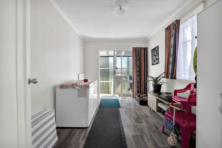 Photo of property in 140 Miranda Street, Stratford, 4332