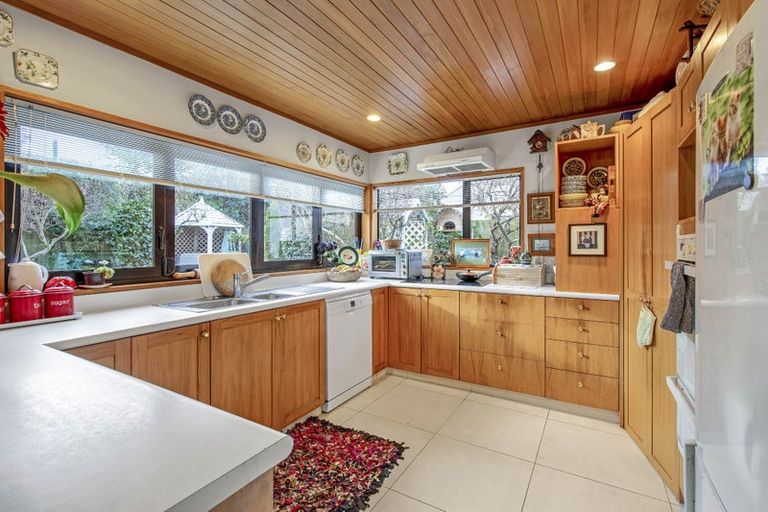 Photo of property in 2/82 Maidstone Road, Ilam, Christchurch, 8041