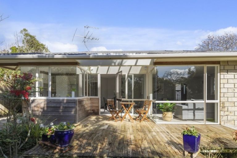 Photo of property in 2/35 Manuka Street, Stokes Valley, Lower Hutt, 5019