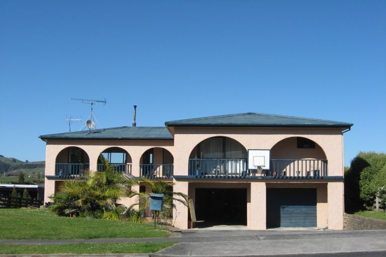 Photo of property in 12 Lakeview Terrace, Huntly, 3700