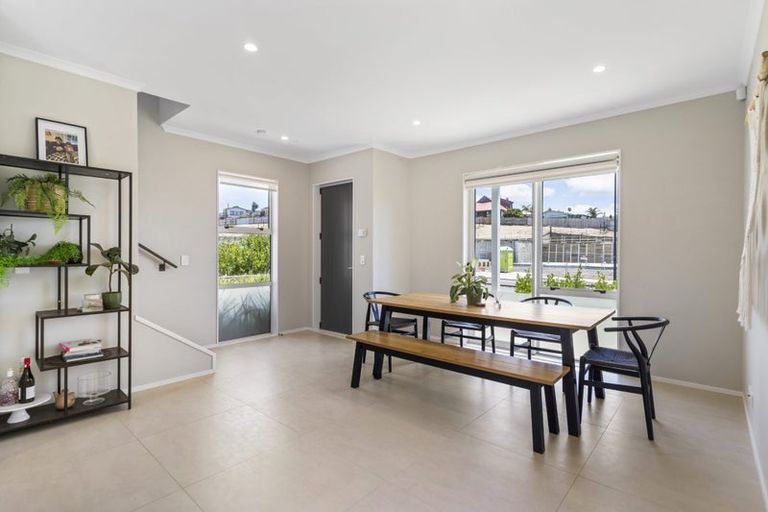 Photo of property in 23 Kukuwai Avenue, Red Beach, 0932