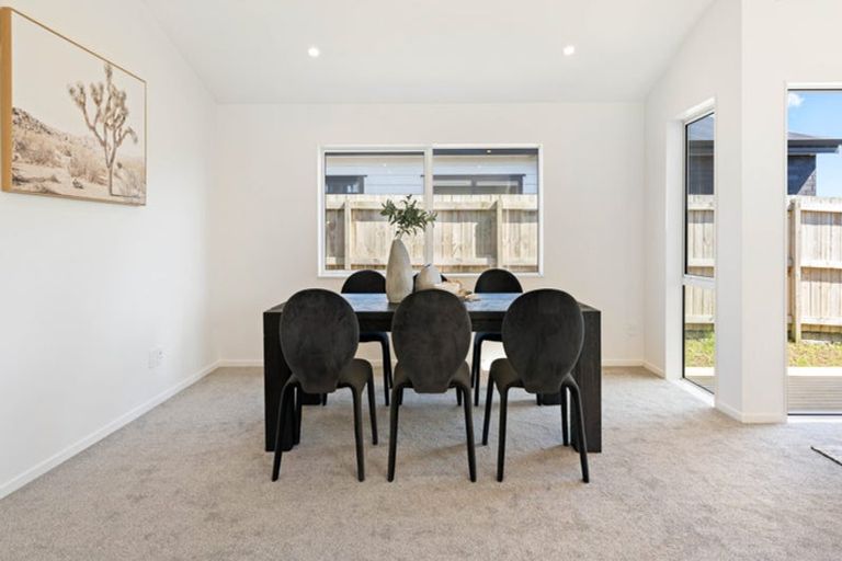 Photo of property in 17 Uatoto Road, Clarks Beach, 2122