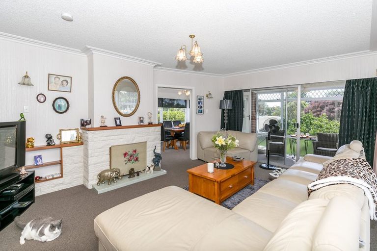 Photo of property in 15 Chedworth Avenue, Chedworth, Hamilton, 3210