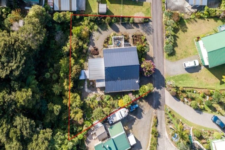 Photo of property in 16 Windsor Drive, Tairua, 3508