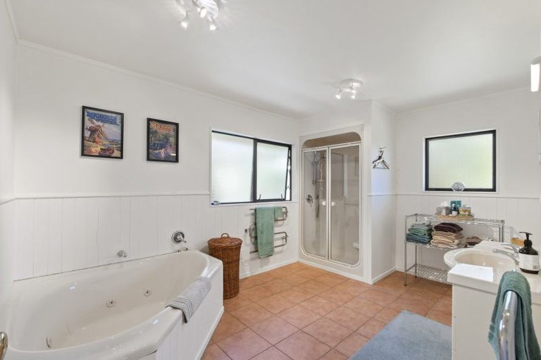 Photo of property in 300 Hunua Road, Hunua, Papakura, 2583