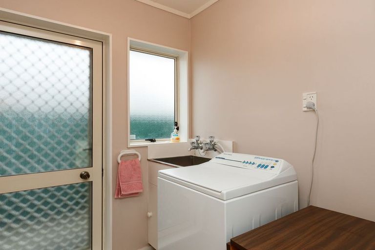 Photo of property in 3 Fairs Road, Milson, Palmerston North, 4414