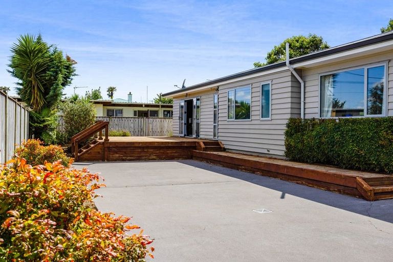 Photo of property in 90 Reid Avenue, Hawera, 4610
