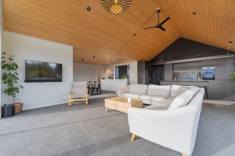 Photo of property in 6 Ralph Moir Drive, Te Anau, 9679