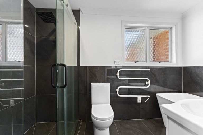 Photo of property in 103 Cook Street, Marfell, New Plymouth, 4310