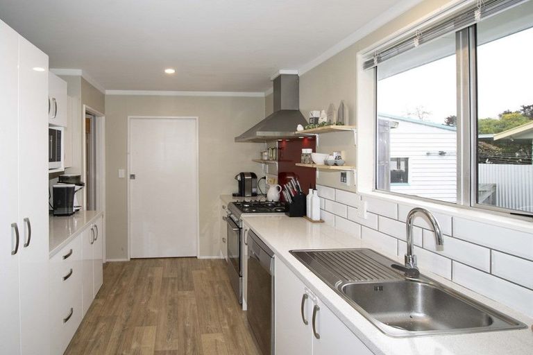 Photo of property in 22 Kupe Drive, Carterton, 5713