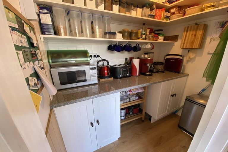 Photo of property in 9 Truscott Grove, Awapuni, Palmerston North, 4412