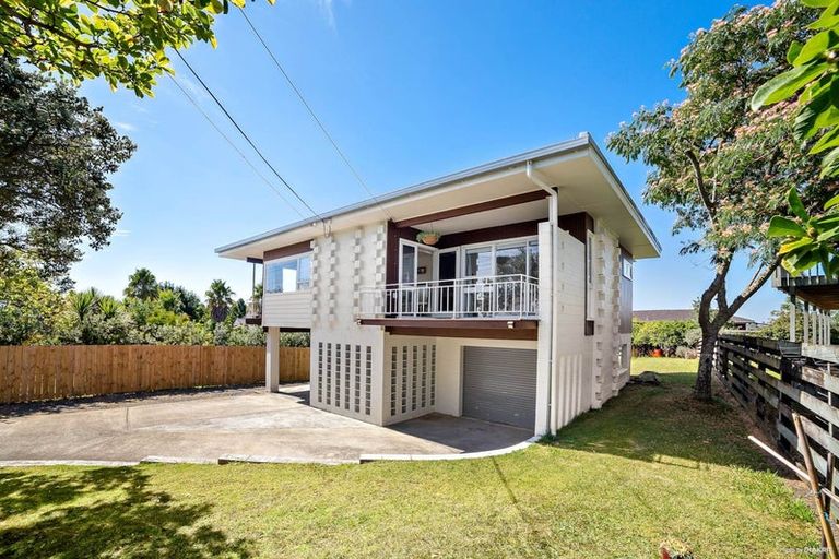 Photo of property in 31 Royal Road, Massey, Auckland, 0614