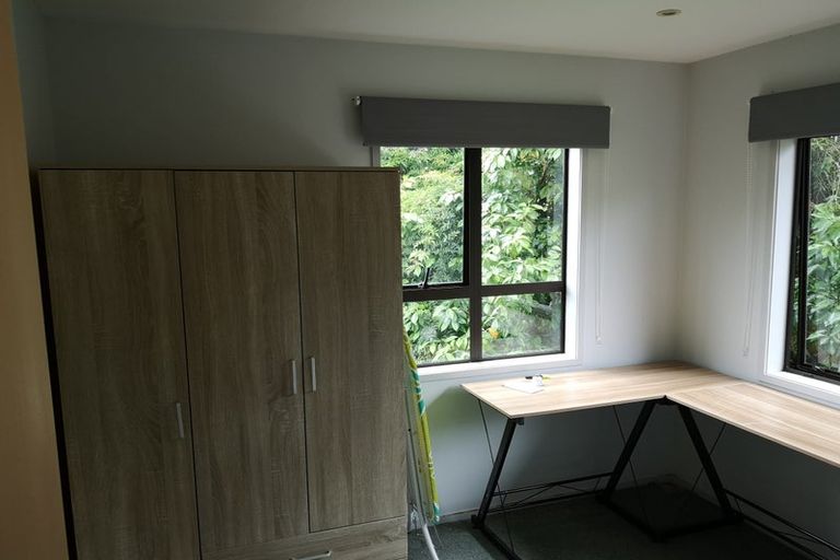 Photo of property in 136 West Harbour Drive, West Harbour, Auckland, 0618