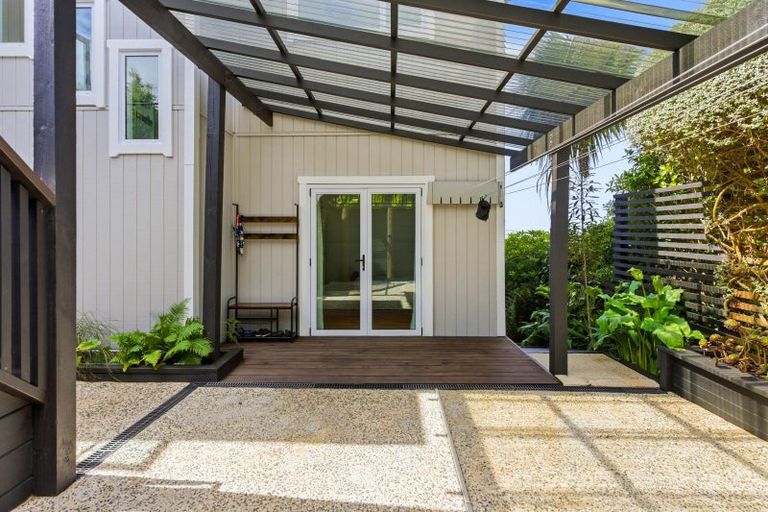 Photo of property in 37 Earls Road, Saint Clair, Dunedin, 9012