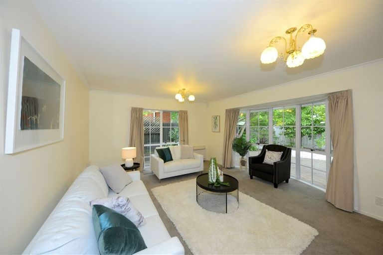 Photo of property in 3 Hatfield Place, Avonhead, Christchurch, 8042