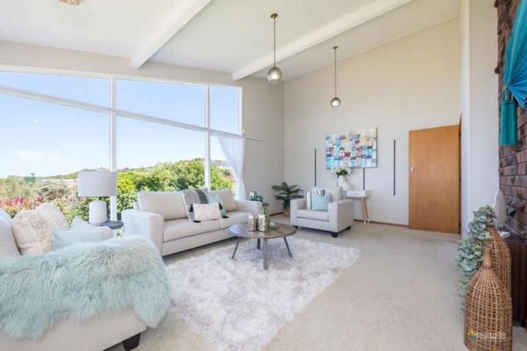 Photo of property in 225 Dowse Drive, Maungaraki, Lower Hutt, 5010