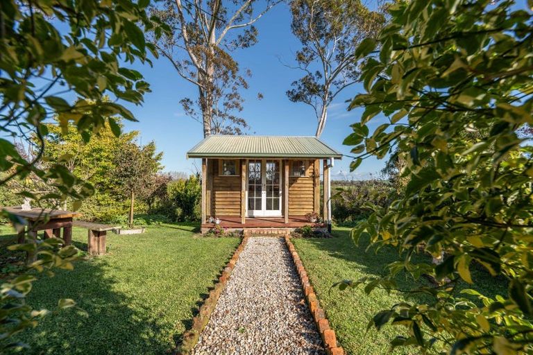 Photo of property in 16 Awanui Avenue, Kihikihi, Te Awamutu, 3875