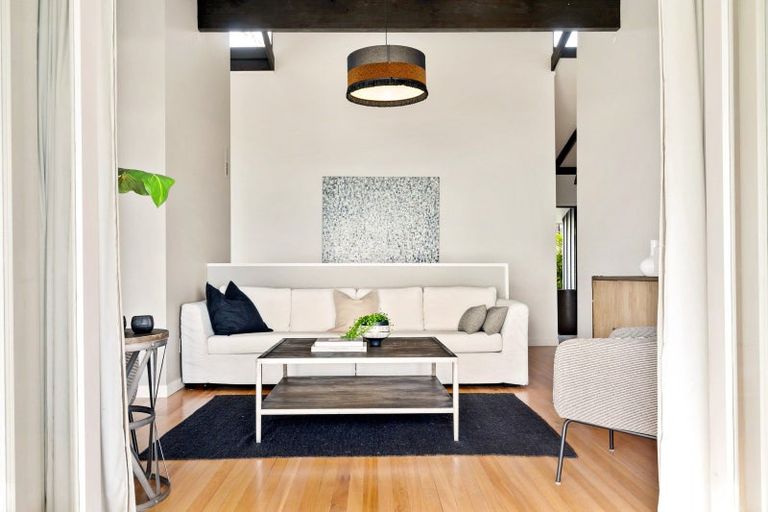 Photo of property in 66a Cliff Road, Torbay, Auckland, 0630