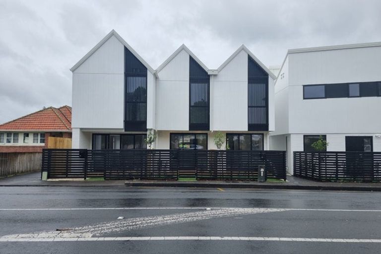 Photo of property in 4/168 Rosebank Road, Avondale, Auckland, 1026