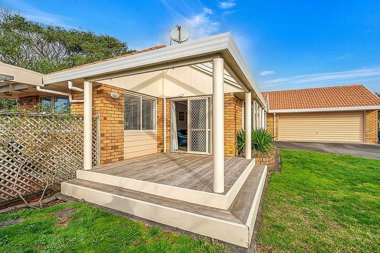 Photo of property in 10 Maurice Borich Place, Henderson, Auckland, 0610