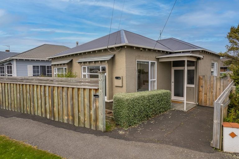 Photo of property in 5 Hargest Crescent, Saint Kilda, Dunedin, 9012