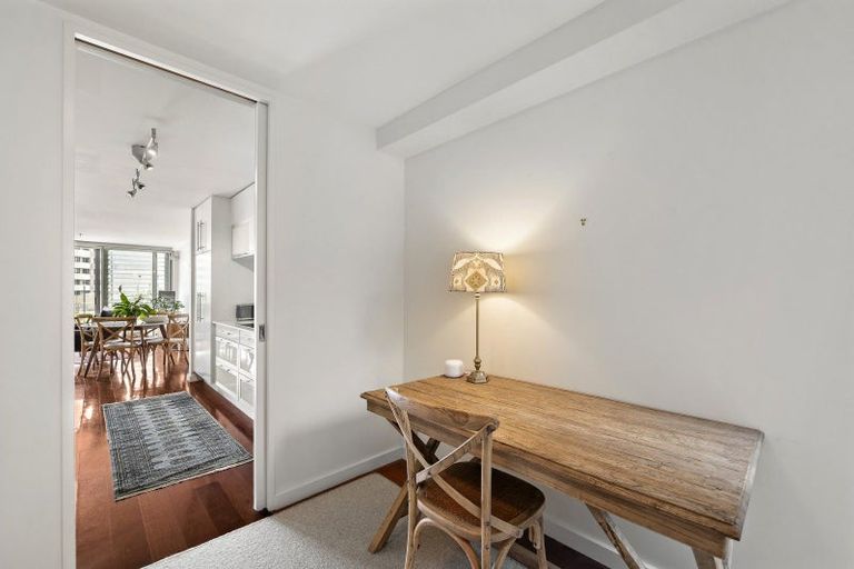 Photo of property in Aqua, 11/74 Oriental Parade, Oriental Bay, Wellington, 6011