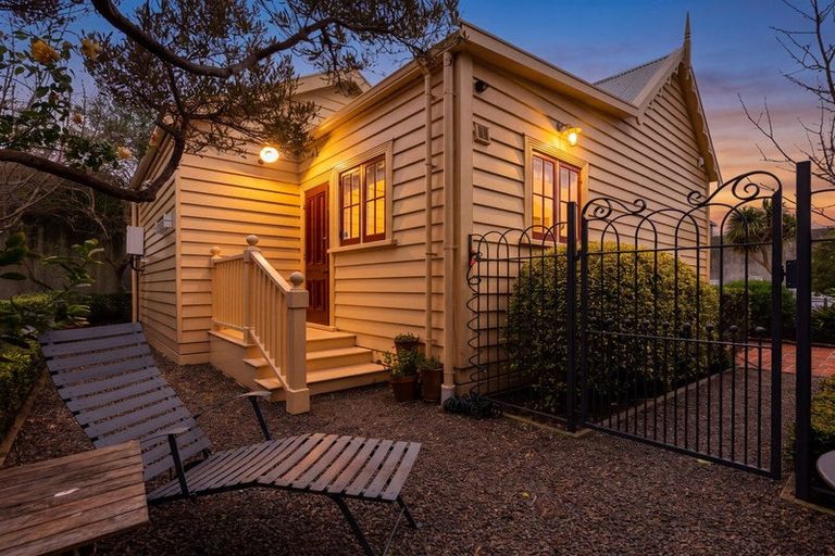 Photo of property in 9 Tonks Grove, Te Aro, Wellington, 6011