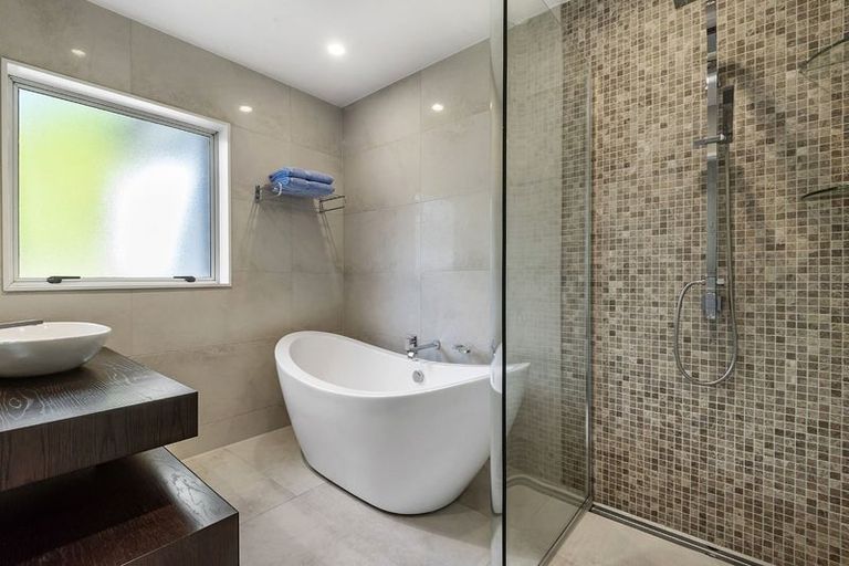 Photo of property in 7 Bushglen Court, Browns Bay, Auckland, 0630