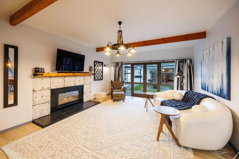 Photo of property in 8 Skerman Street, Marton, 4710